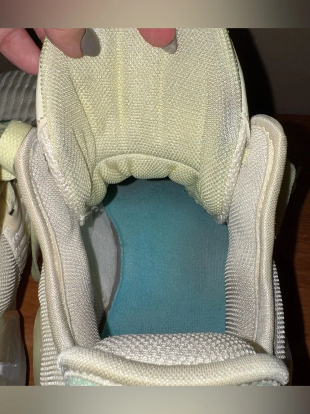 Nike Lebron Witness 6 Easter Coconut Milk Basketball Sneaker Men’s Size 12.5